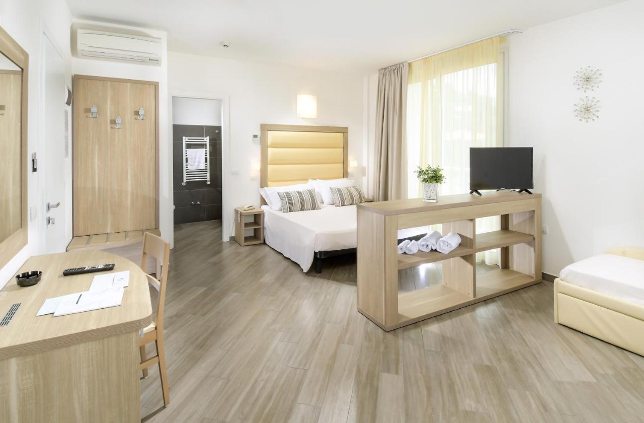 Hotel Atlantic & Spa Gabicce Mare Exterior foto