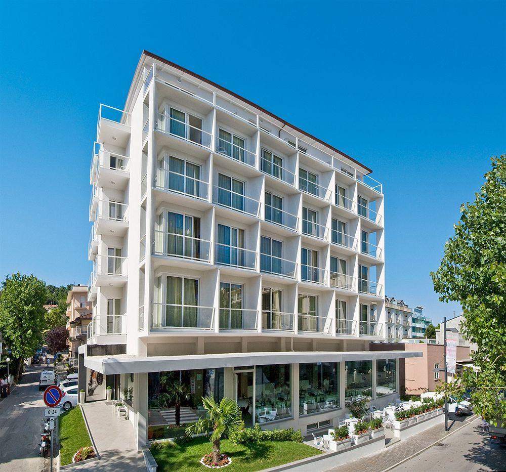 Hotel Atlantic & Spa Gabicce Mare Exterior foto