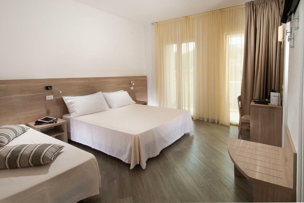 Hotel Atlantic & Spa Gabicce Mare Exterior foto